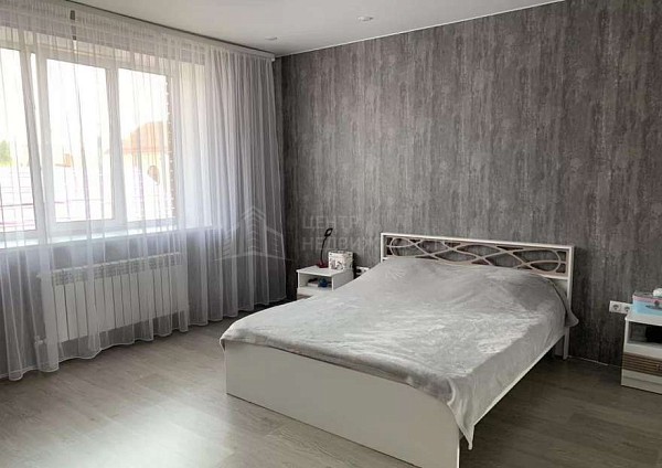 Дом с участком, 260 кв.м.