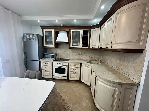 2-к квартира, 74 кв.м.