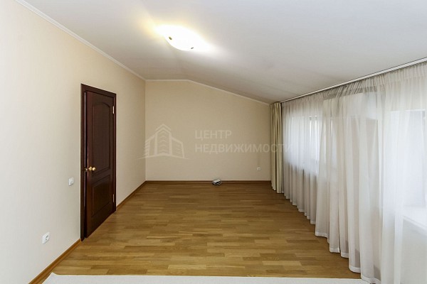 4-к квартира, 210 кв.м.