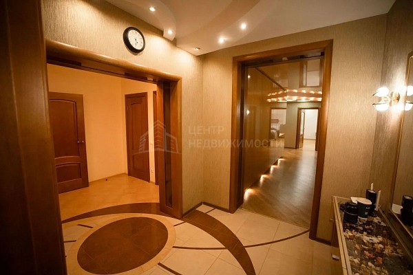 5-к квартира, 220 кв.м.