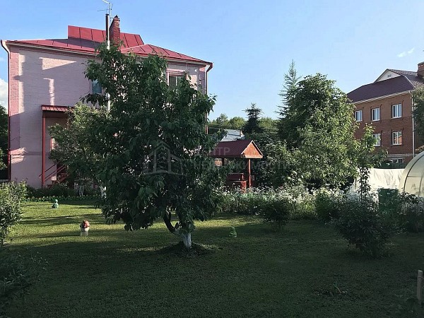 Дом с участком, 366 кв.м. Дом с участком, 366 кв.м.