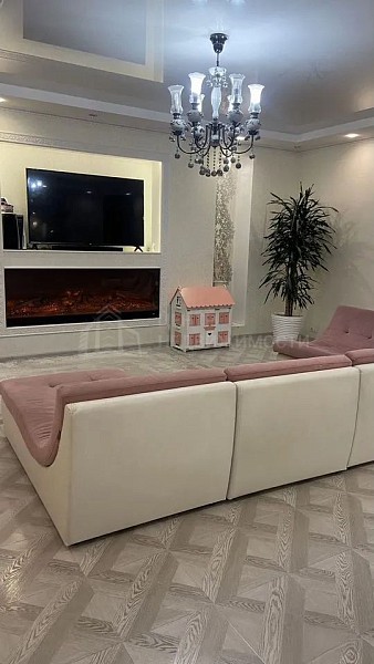 Дом с участком, 258 кв.м.