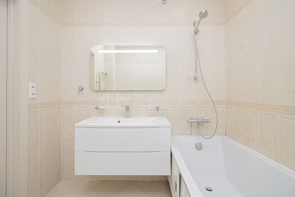 2-к квартира, 65 кв.м.