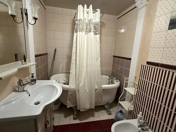 2-к квартира, 72 кв.м.