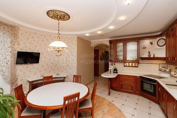 6-к квартира, 282 кв.м.