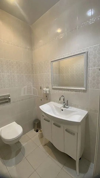 Дом с участком, 258 кв.м.