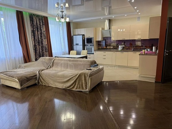 2-к квартира, 90 кв.м.