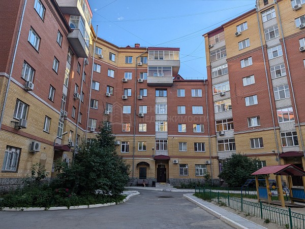 2-к квартира, 77 кв.м.