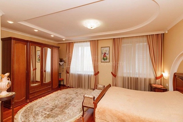 6-к квартира, 282 кв.м.
