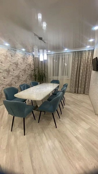 Дом с участком, 258 кв.м.