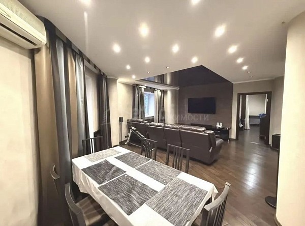 2-к квартира, 87 кв.м.