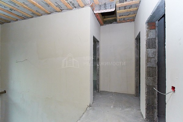Дом с участком, 180 кв.м.