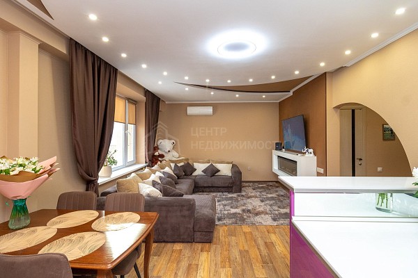 2-к квартира, 82 кв.м.