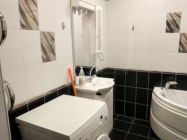2-к квартира, 76 кв.м.