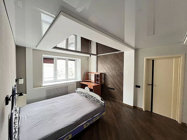 1-к квартира, 77 кв.м.