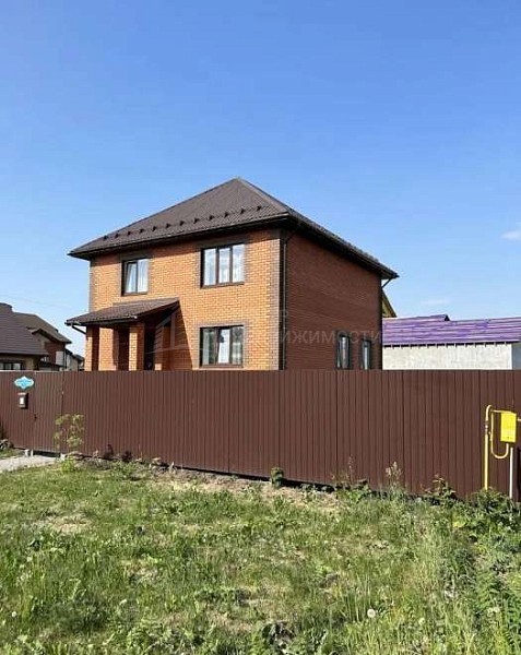 Дом с участком, 260 кв.м.