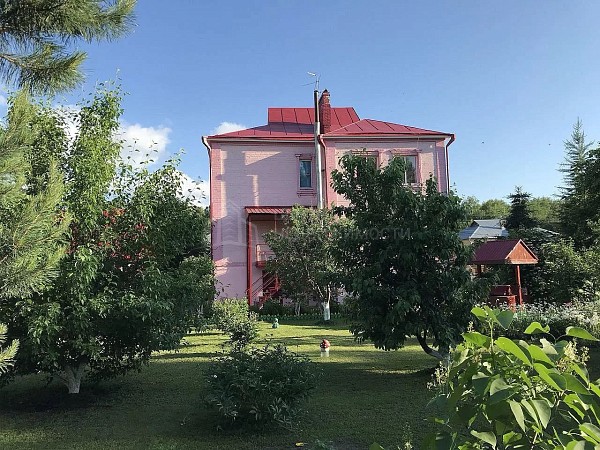 Дом с участком, 366 кв.м. Дом с участком, 366 кв.м.