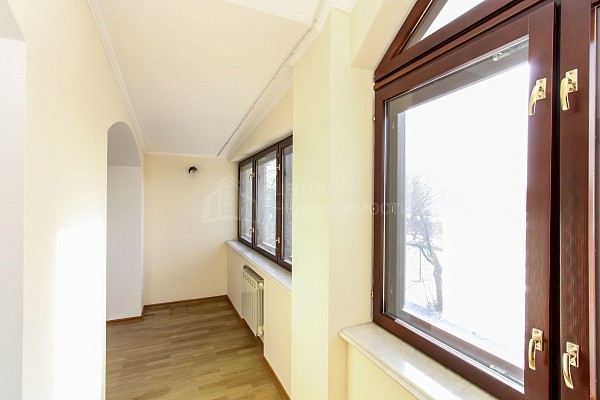 4-к квартира, 210 кв.м.
