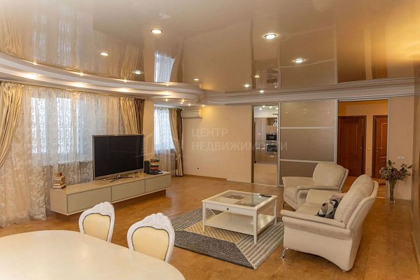 5-к квартира, 220 кв.м.
