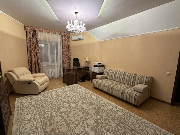 Дом с участком, 425 кв.м.