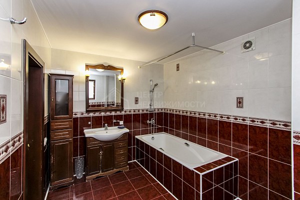 4-к квартира, 210 кв.м.