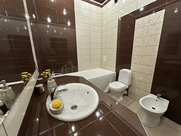 Дом с участком, 425 кв.м.