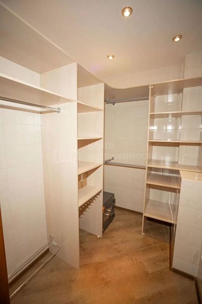 5-к квартира, 220 кв.м.