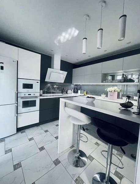 3-к квартира, 87 кв.м.