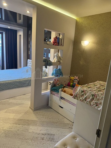 2-к квартира, 77 кв.м.