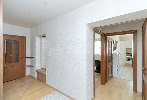 2-к квартира, 81 кв.м.