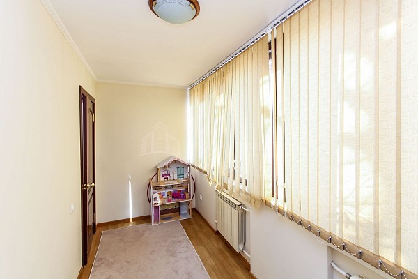 4-к квартира, 210 кв.м.