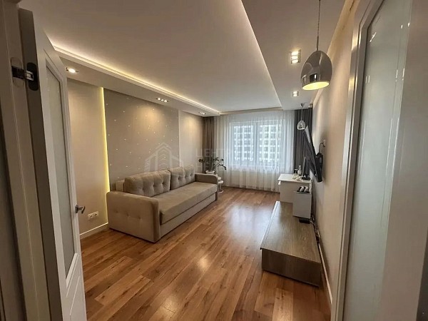 2-к квартира, 74 кв.м.