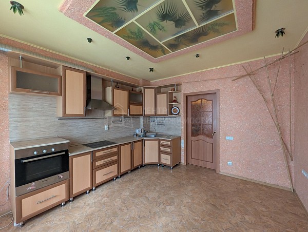 2-к квартира, 77 кв.м.