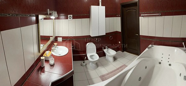 Дом с участком, 425 кв.м.