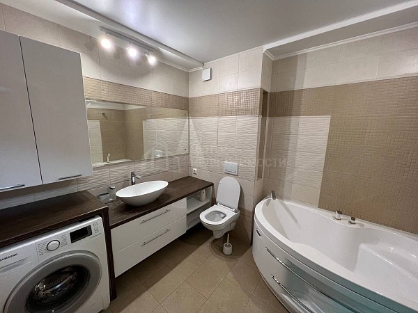 2-к квартира, 65 кв.м.