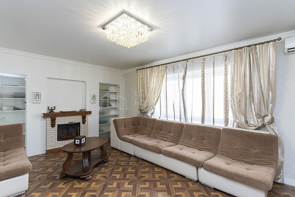 2-к квартира, 80 кв.м.
