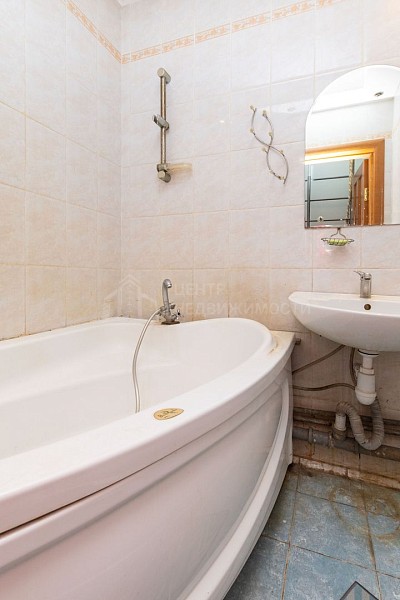 2-к квартира, 71 кв.м.