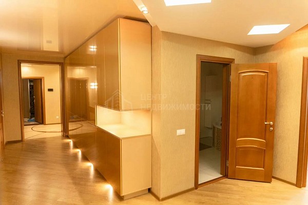 5-к квартира, 220 кв.м.