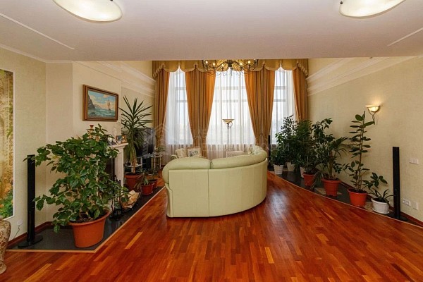 6-к квартира, 282 кв.м.