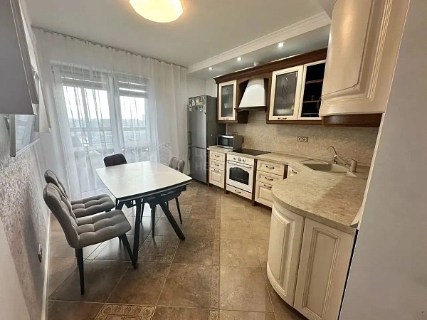 2-к квартира, 74 кв.м.