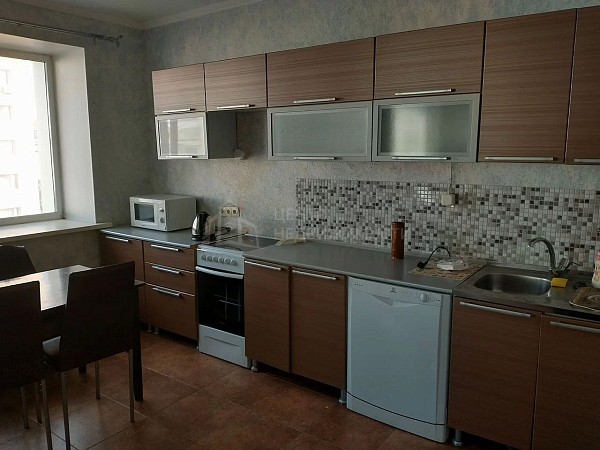 2-к квартира, 76 кв.м.