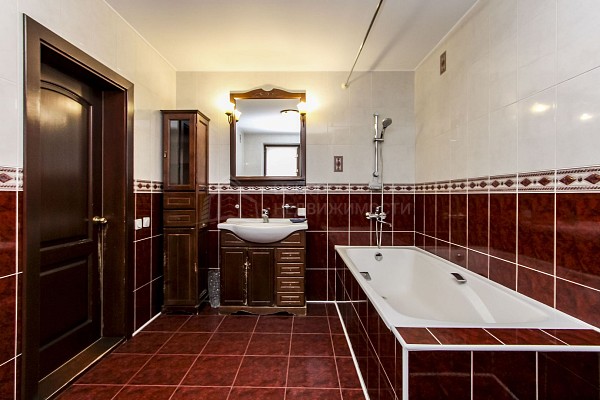4-к квартира, 210 кв.м.