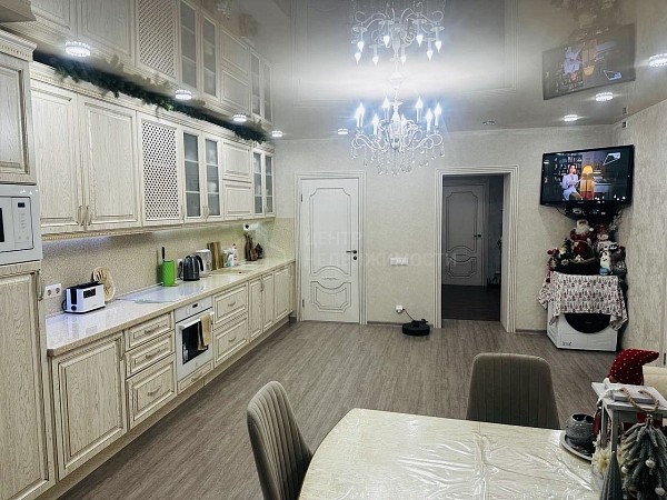 2-к квартира, 82 кв.м.