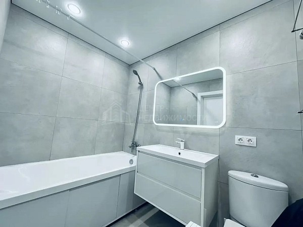2-к квартира, 74 кв.м.