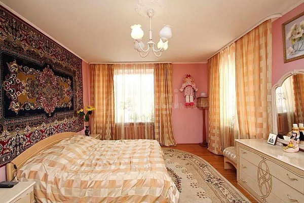 Дом с участком, 366 кв.м. Дом с участком, 366 кв.м.