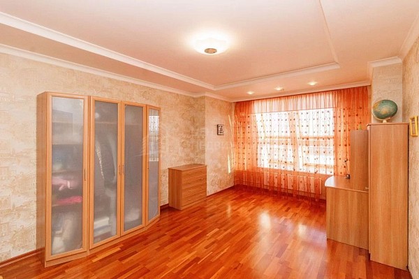 6-к квартира, 282 кв.м.