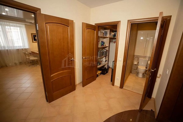 5-к квартира, 220 кв.м.