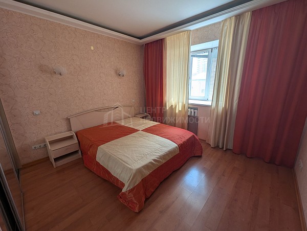 2-к квартира, 77 кв.м.