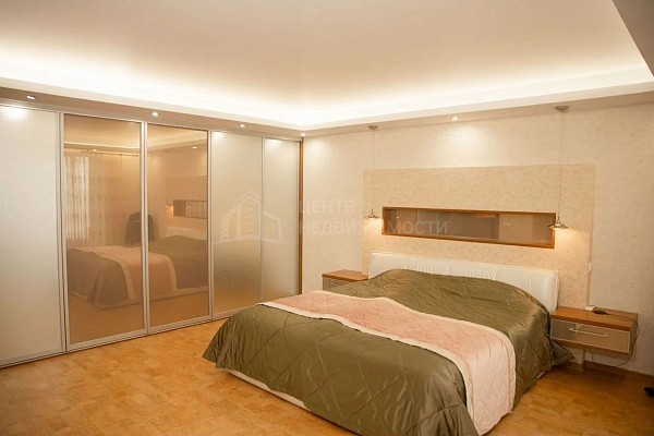 5-к квартира, 220 кв.м.