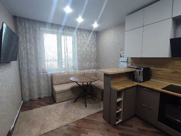 2-к квартира, 77 кв.м.